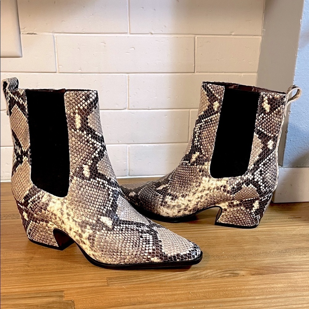 Franco Sarto Women's Vianca Snakeskin Ankle Boot Size 7 M NWOB